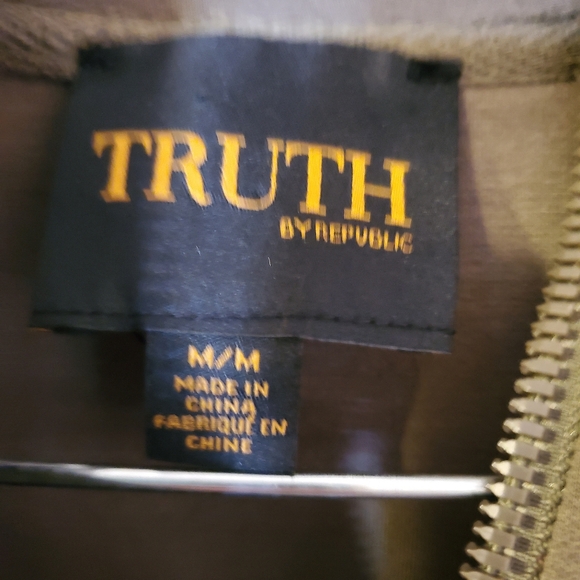 Truth by Republic Cropped jacket size medium - Picture 3 of 5